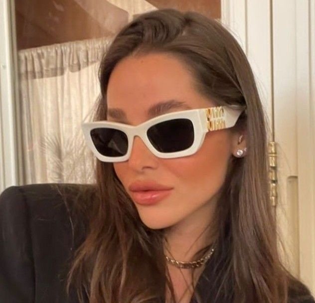 white miu miu صناعه ايطالي بالبوكس